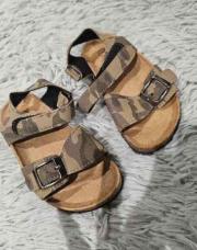 Sandalettes Militaires  NEUVES 