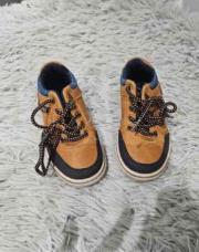 Chaussures brunes Moutardes lacets NEUVES