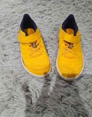 Baskets foot salle oranges
