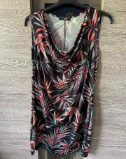 Robe noir rouge feuilles 