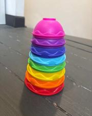Jeu coloré à empiler 