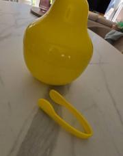 Pot en forme de poire avec pince.  NEUF
