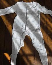 Pyjama 9-12m primark blanc étoile grise 