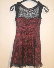 Robe noir et rouge
