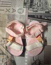 Sandale levis 