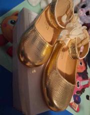 Chaussure dore 