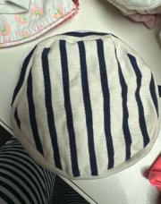 Bonnet 3/6M rayée bleu/beige 