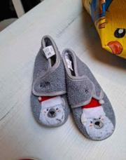 Chaussons pointure 25