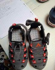 Sandales McKinley neuves pointure 24