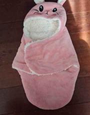 Couverture lapin enveloppante 