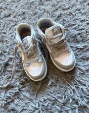 Dupe basket NIKE NEUVE pointure 28