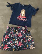 Ensemble 3ans jupe fleurie et t shirt bleu marine 