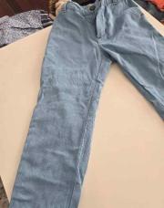 Pantalon bleu ciel couture rouge