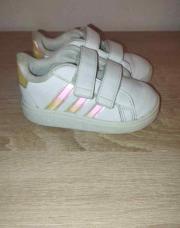 Baskets adidas pointure 21