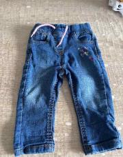 Pantalon en jean avec cœur taille 9 mois 