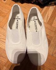 Chaussures de gymnastique 33