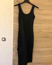 robe noir à fine bretelles taille s 