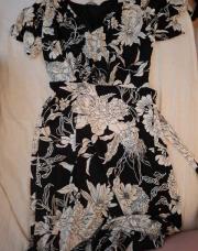 Robe fleuries noire h&m taille xs taille grand