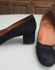 Chaussures escarpins Renata en velours noir avec petite boucle de décoration, talon 5,5cm (taille 41) grande marque Suédoise fait mai voir sur internet 