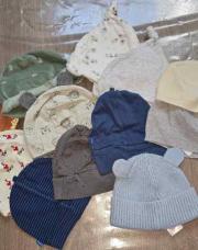 Lot 12 bonnets bébé 