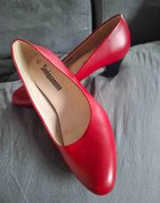 Chaussure rouge petit talon taille 38