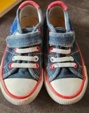 Basket enfant taille 24