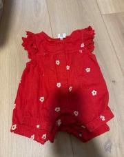 Combishort fleur rouge 1 mois 54cm