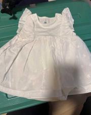 Robe blanche à volant taille 50