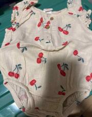 Barboteuse cerise taille 56
