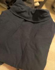 T-shirt col roulé bleu 