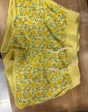 Short jaune, Okaïdi citron, neuf ans