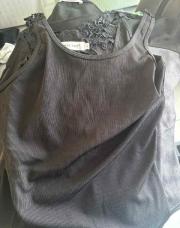 C: Singlet avec dentelle