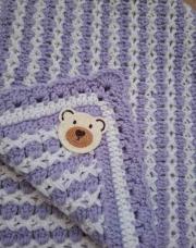 Couverture bébé lavande et blanche 