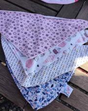 Lot 4 bavoirs triangle