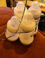 Lot 4 biberons MAM
