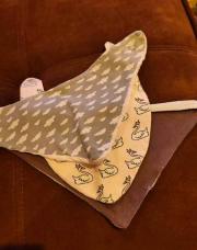 Lot 3 bavoirs triangle