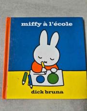 Livre miffy a l ecole