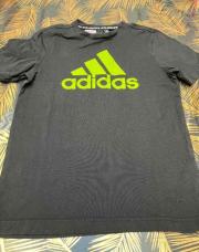 T shirt Adidas taille 11-12 ans 