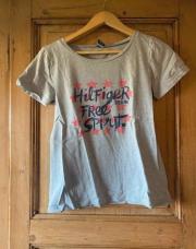 T-shirt Gris avec inscription Tommy Hilfiger S