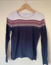 Pull bleu marine et blanc d’inspiration nordique UpFashion S