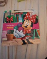 Lot 4 livres mickey minnie 