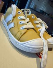 Baskets jaunesP 22