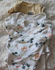 3 bodys Mickey 1 mois