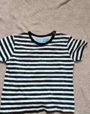 Tshirt ligné blanc et noir 2 Ans