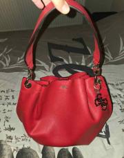 Sac Guess rouge (véritable!)
