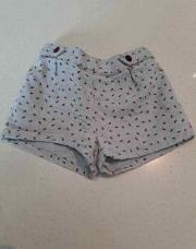 Short gris motif roses c&a 3 mois