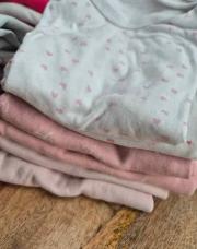 Lot 6 body primark 18 mois