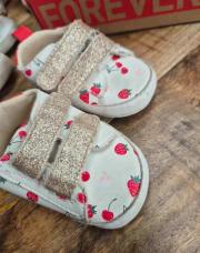 Chaussure cerise/fraise 6-12mois