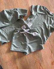 Ensemble short+ t shirt + t shirt à capuche T 6/9 mois 