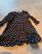 Robe noir à cœur 4-5 ans 